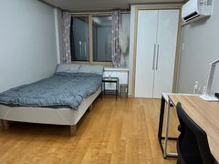 Gangnam Station, 1-minute walk, fully furnish 2th image