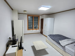 Spacious studio apartment near Busan City Hal 3th image