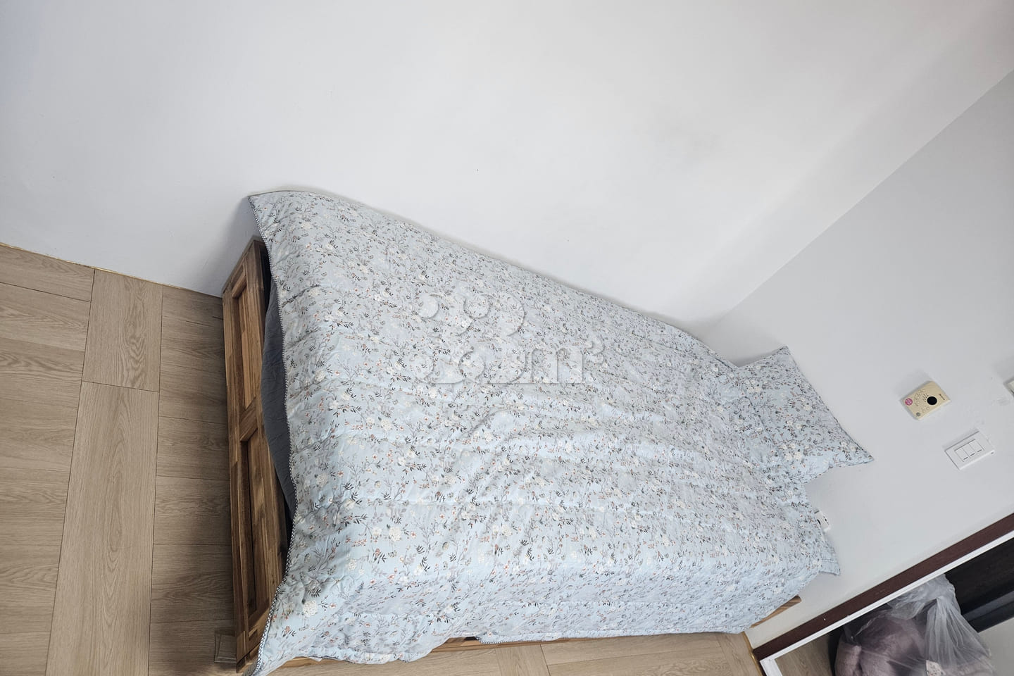 Premium Solid Wood Bed for a Restful Sleep 2th image