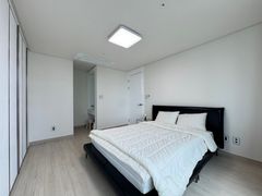 Newly remodeled, fully furnished, 3 rooms 12th image