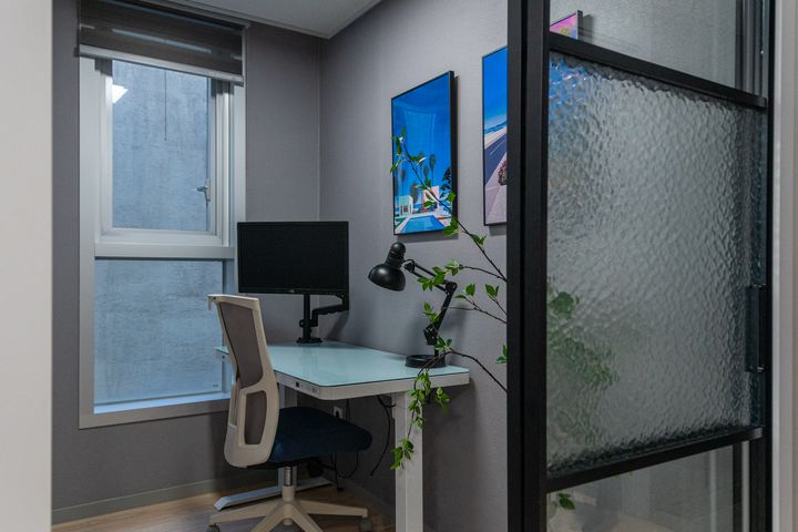 Two-room apartment in the City Hall, Gwanghwa 11th image
