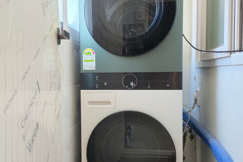 Modern and Clean Villa near Giheung Station 3th image