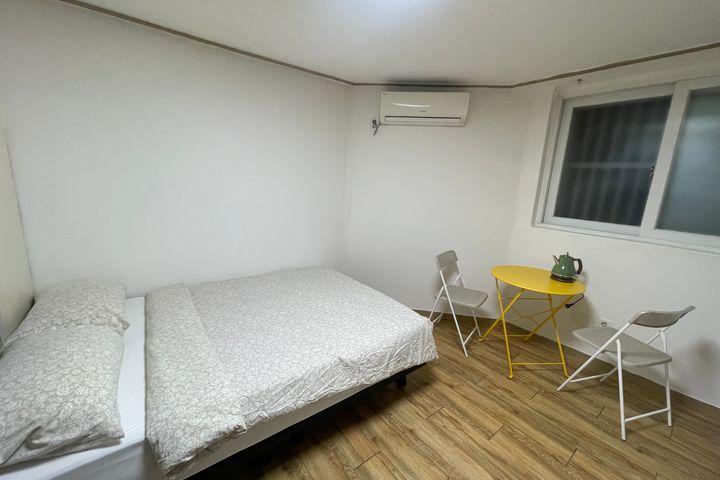 2-minute walk from Nonhyeon Station (studio a 1th image