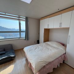 신촌역 1분 채광좋음☀️ 방 이미지