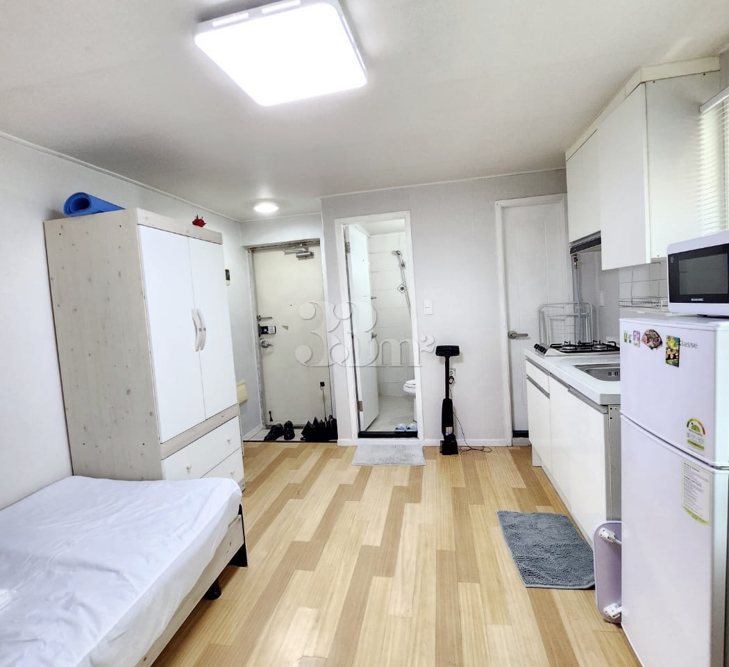 #13 Pretty Room 9th image