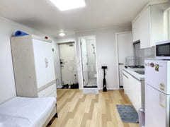 #13 Pretty Room 9th image