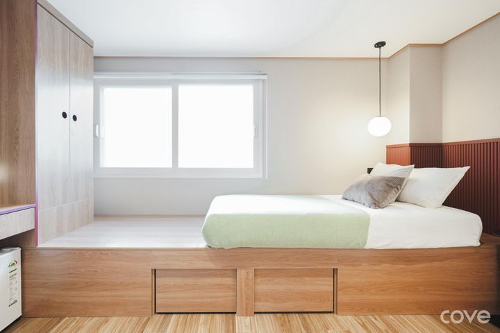 Clean studio apartment near Hongik University 1th image