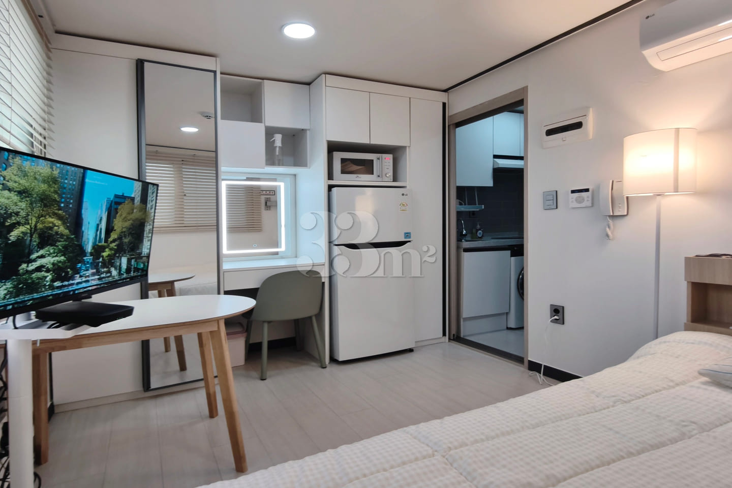 Large studio apartment near Sindae-bang Stati 0th image