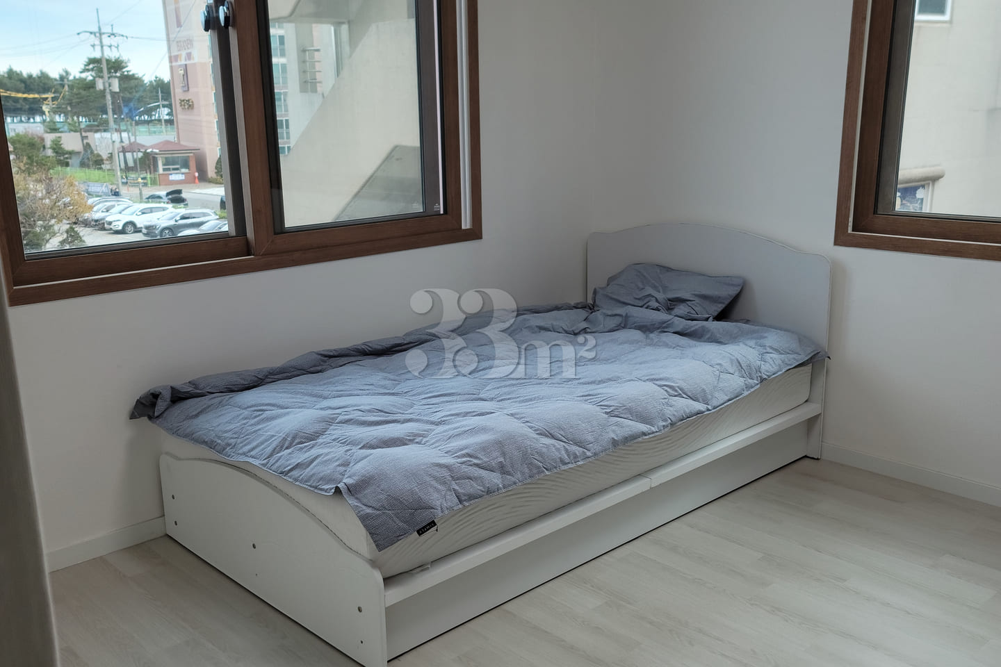 Clean villa near Songjeong Beach 0th image