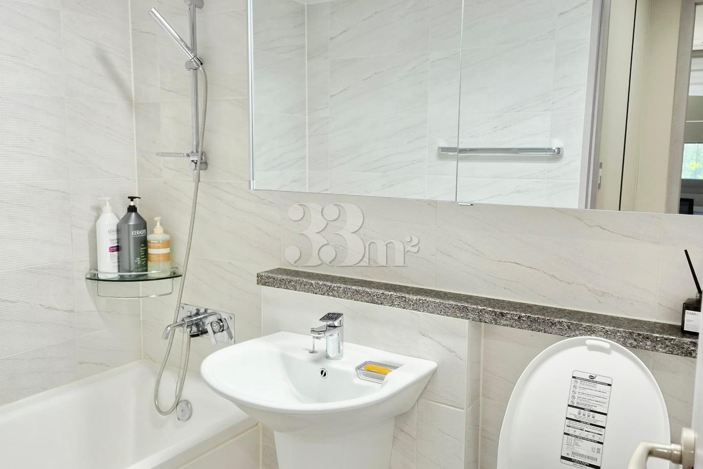Newly built apartment just a 6-minute drive f 18th image