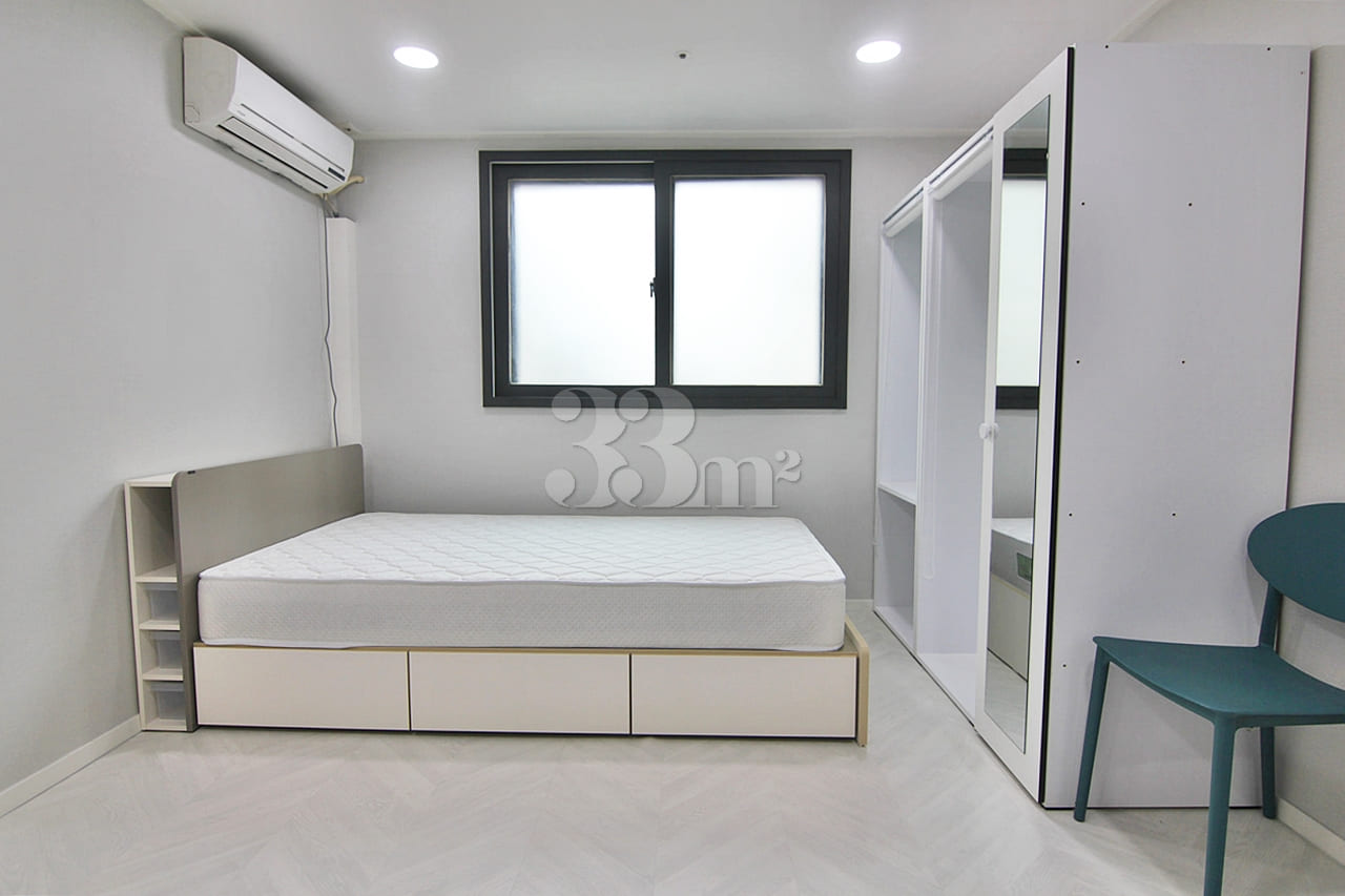 42 Studio Apartment on a Main Road in Hongdae 0th image