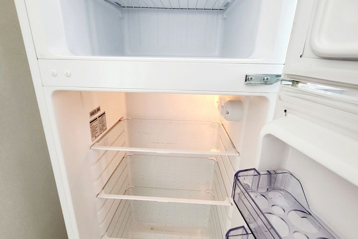 ❤️Newly renovated, sunny 2-room apartment in  6th image