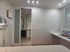 Fully furnished, renovated, 5th floor with el 5th image