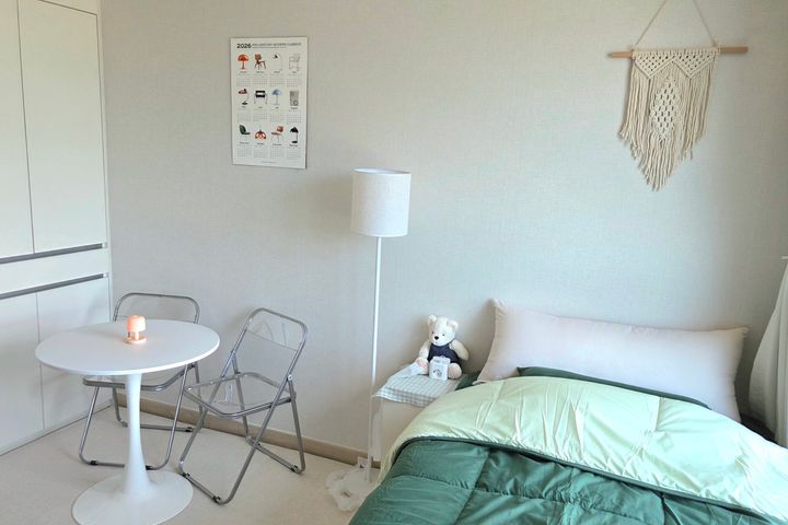 Fully furnished studio right next to the subw 0th image