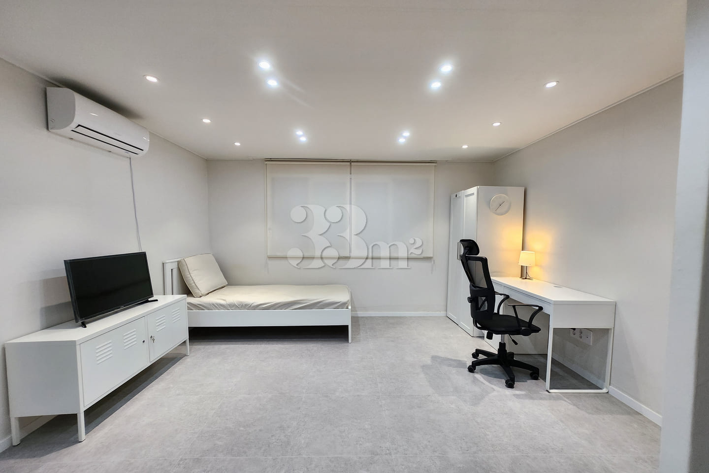 Bright, quiet, and spacious studio apartment 0th image