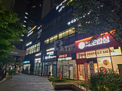 Newly built in Yeouido, Han River, Clean 18th image