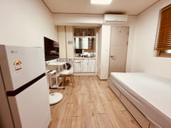 2-minute walk from Sinchon Station (Line 2) 9th image