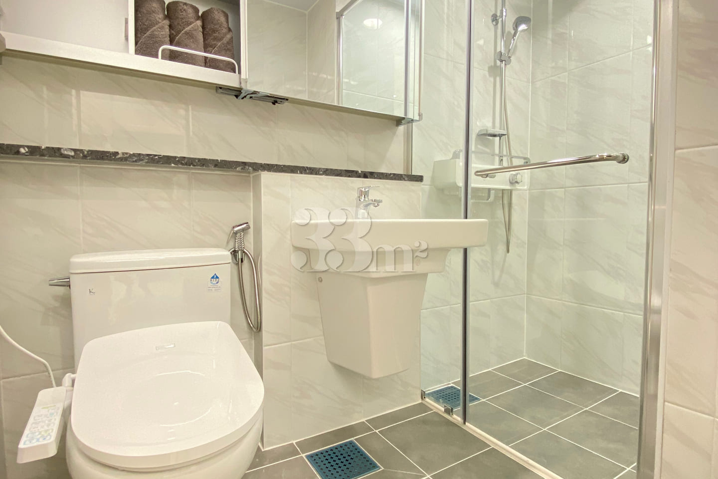 Newly built studio apartment, 3 minutes from 6th image