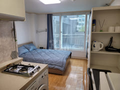 A room spacious enough for two people. 0th image