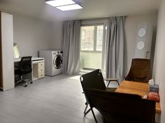 City Hall, 3 bedrooms, 2 bathrooms, fully fur 16th image
