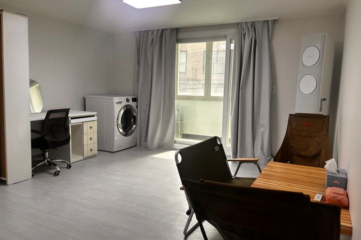 City Hall, 3 bedrooms, 2 bathrooms, fully fur 16th image