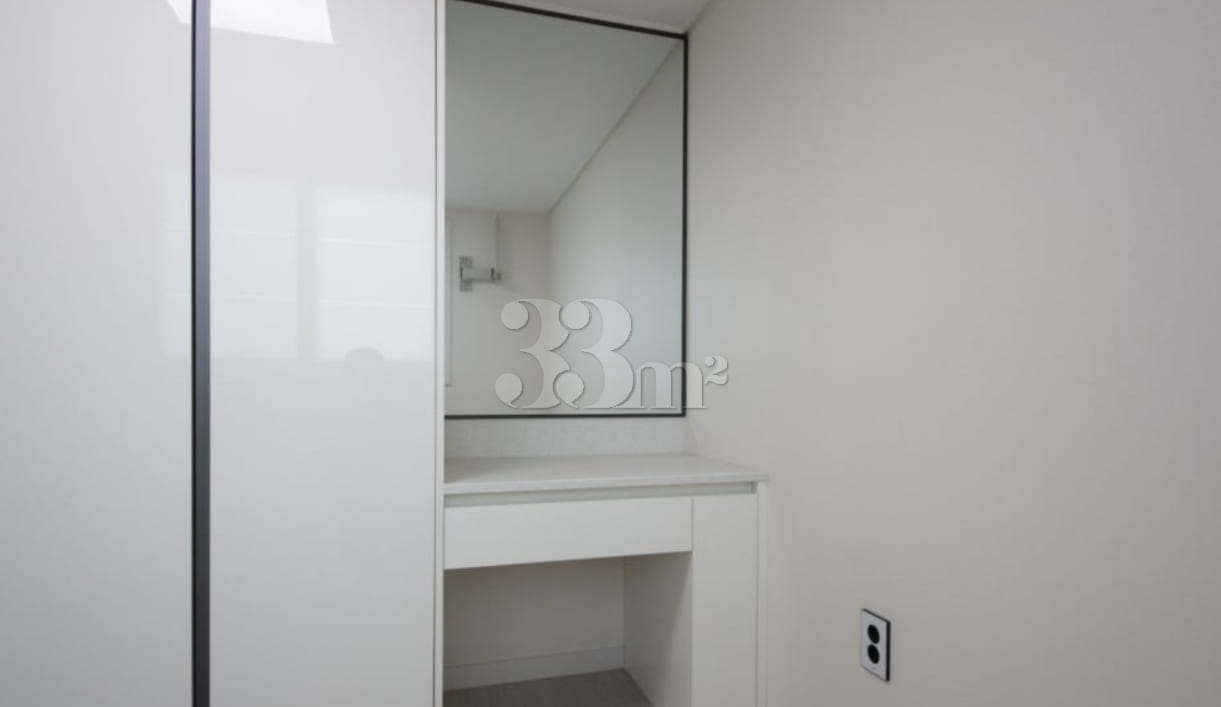 Newly built, fully furnished, prime floor 12th image