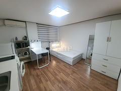 Clean studio apartment near the station 23 4th image
