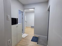Remodeled two-room apartment, 7-minute walk t 13th image