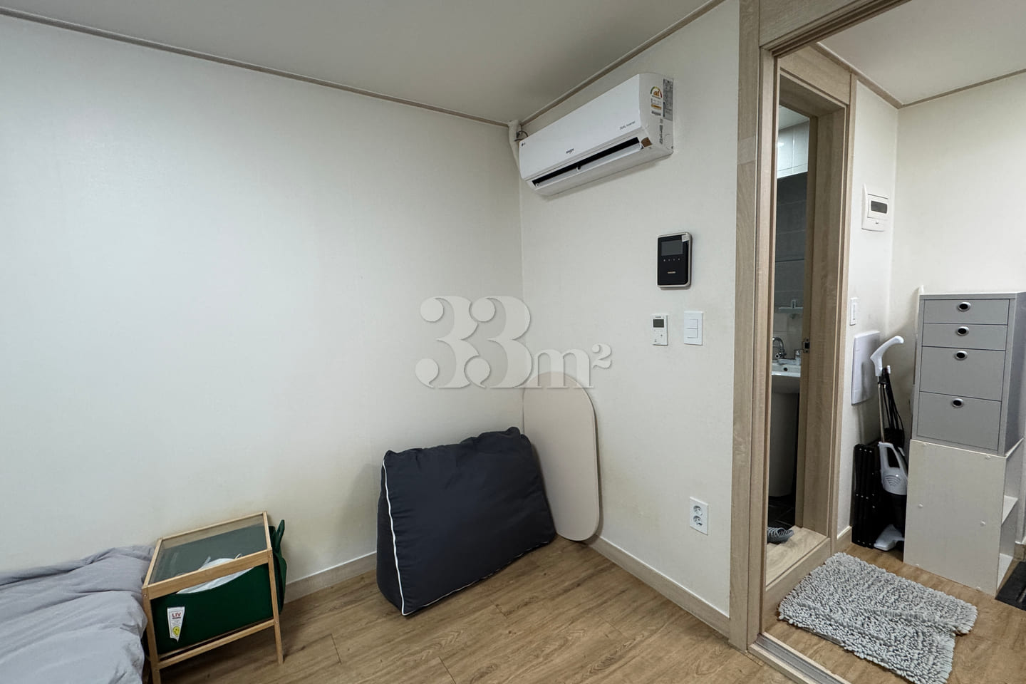Studio apartment with a separate kitchen (Gwa 5th image