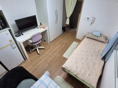 Fully furnished studio apartment, walking dis 0th image