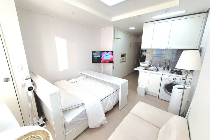 Hot spring with a full range of amenities and 3th image