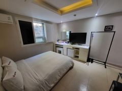 Standard room, one double bed 2th image