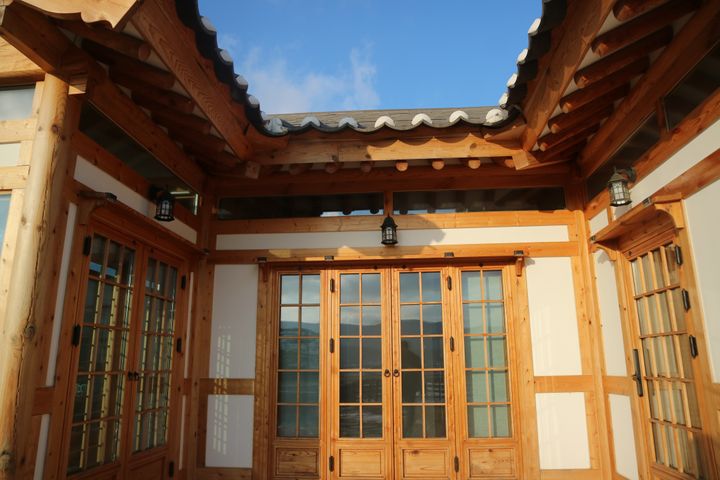 강화도한옥독채잔디마당 1번째 이미지