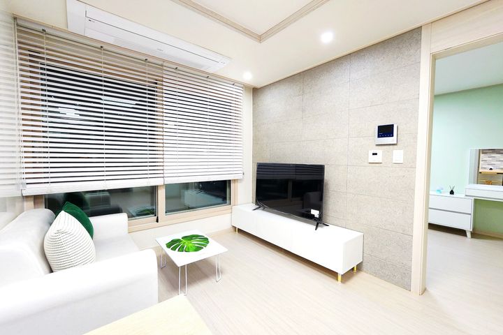 Fully furnished two-bedroom apartment near Mu 2th image