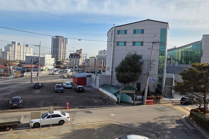 3rd floor of a downtown area near Korea Unive 9th image