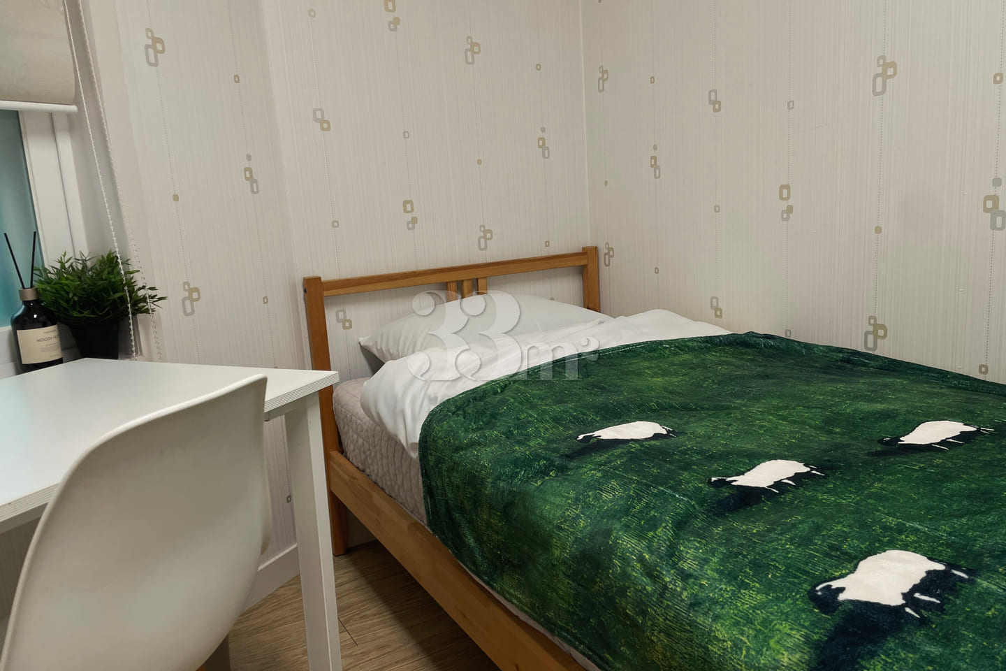 Cozy, fully furnished 'Two-Bay D' unit 0th image