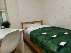 Cozy, fully furnished 'Two-Bay D' unit 0th image