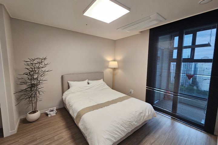 Ilsan high-end, fully furnished, first move-i 5th image