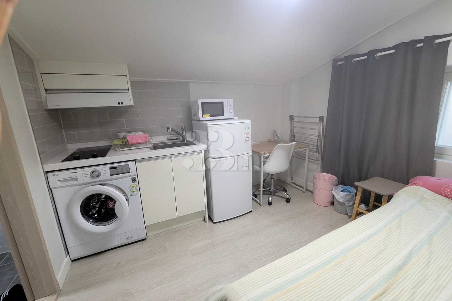 Newly built studio apartment within walking d 3th image