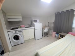 Newly built studio apartment within walking d 3th image