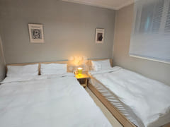 Dongdaemun Apartment with a Cheonggyecheon St 0th image