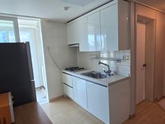 3-Bedroom Apartment A 5th image
