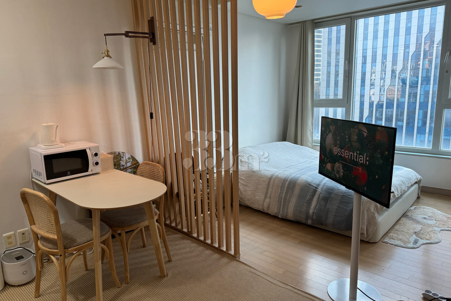 Cozy room right next to Gongdeok Station 0th image