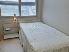 Cozy room by the lake park 1th image