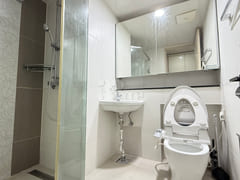 Cozy studio apartment with a separate room 3th image