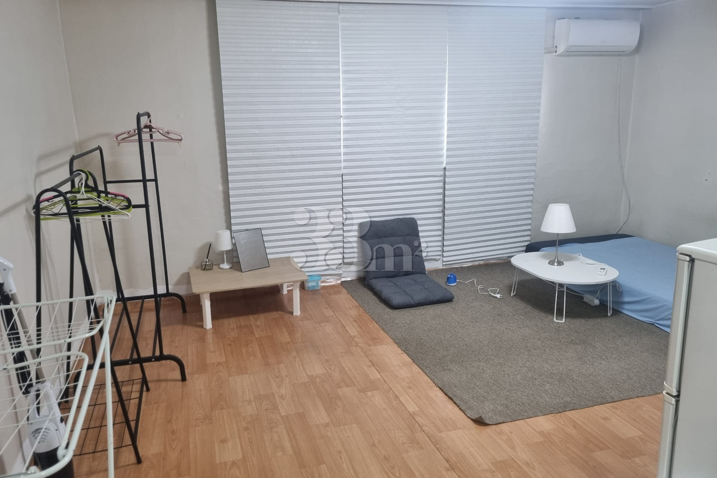 Spacious studio apartment between Hongdae and 0th image