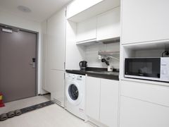 Hyojadong Hotel Room 1009 1th image