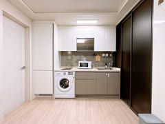 Jamsil ๐งก Spacious two-bedroom apartment near 7th image