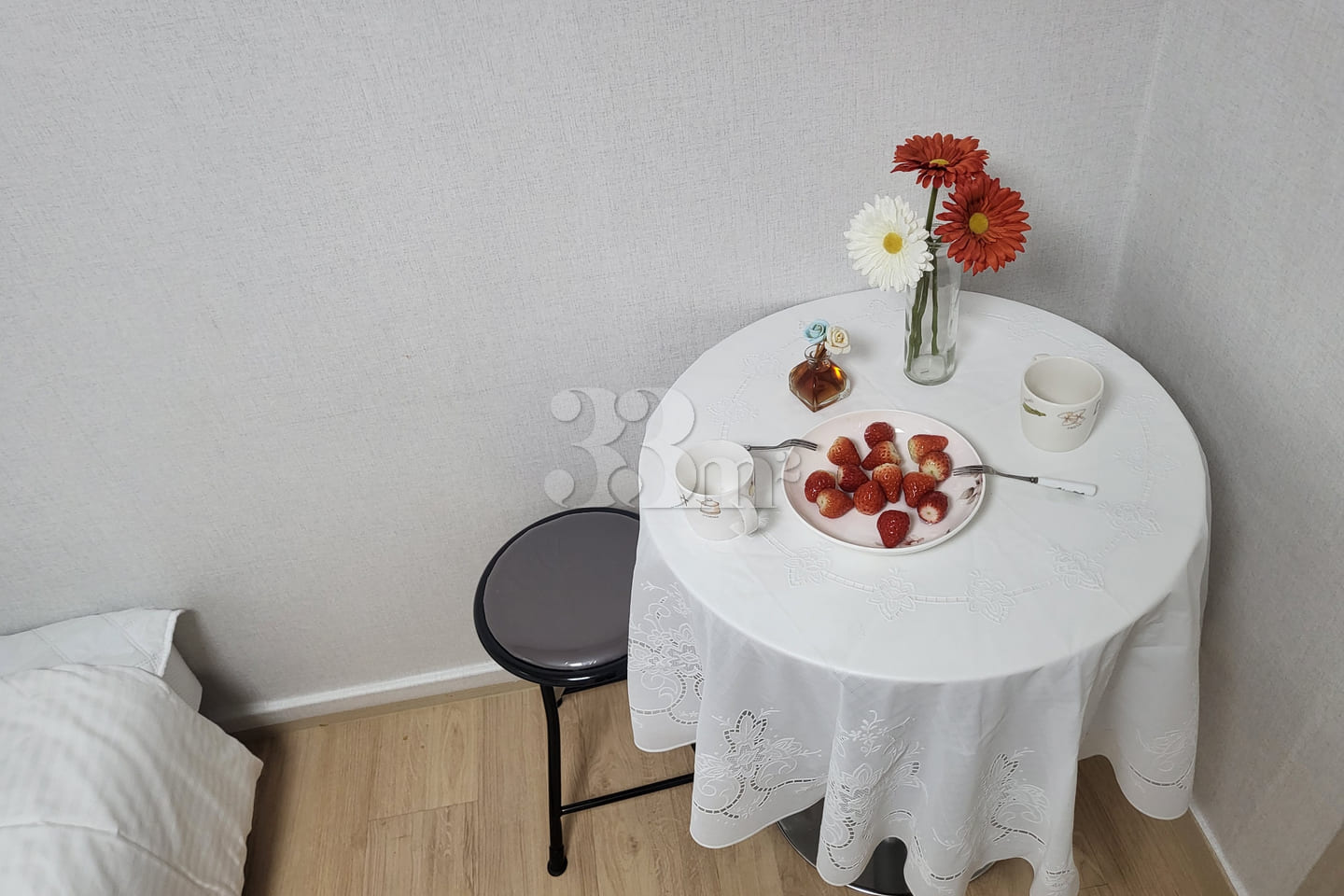Fully furnished 1st-floor unit near Suyu Stat 3th image