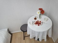 Fully furnished 1st-floor unit near Suyu Stat 3th image